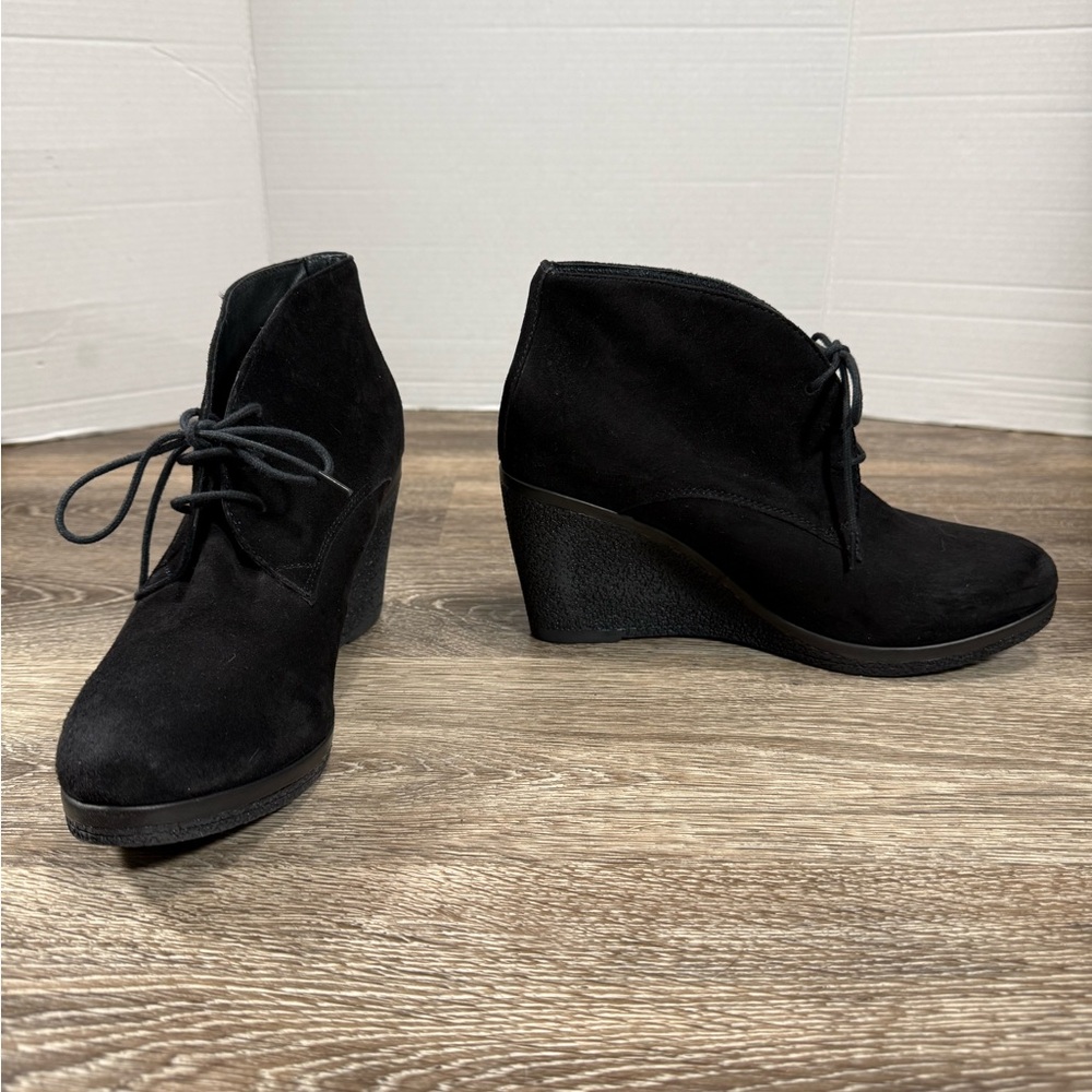 Shoes n More Boots Women's 39 Black Suede and Leather Wedge Heels US 8.5